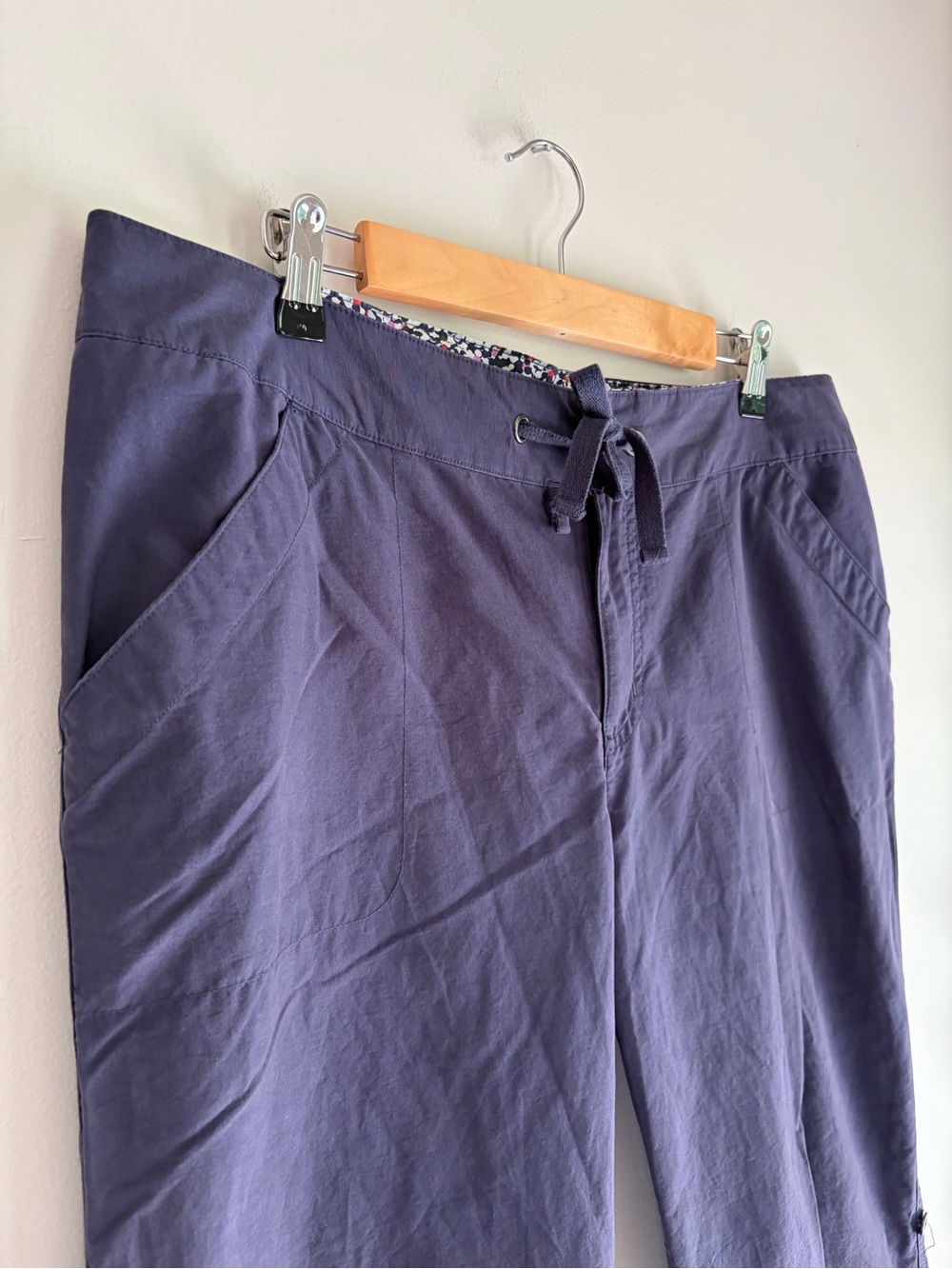 Columbia Women's Navy Blue Cropped Roll Cuff Pants Size 14 - Picture 2 of 9